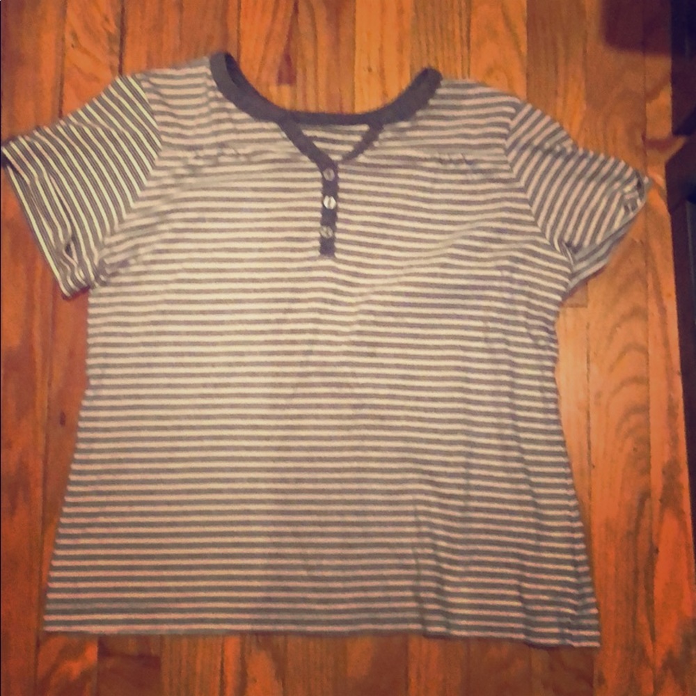 Croft & Barrow grey striped tee-shirt